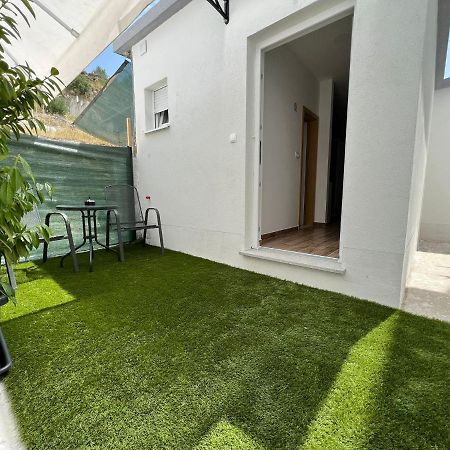 דירות Apartman Solin 2, Parking מראה חיצוני תמונה