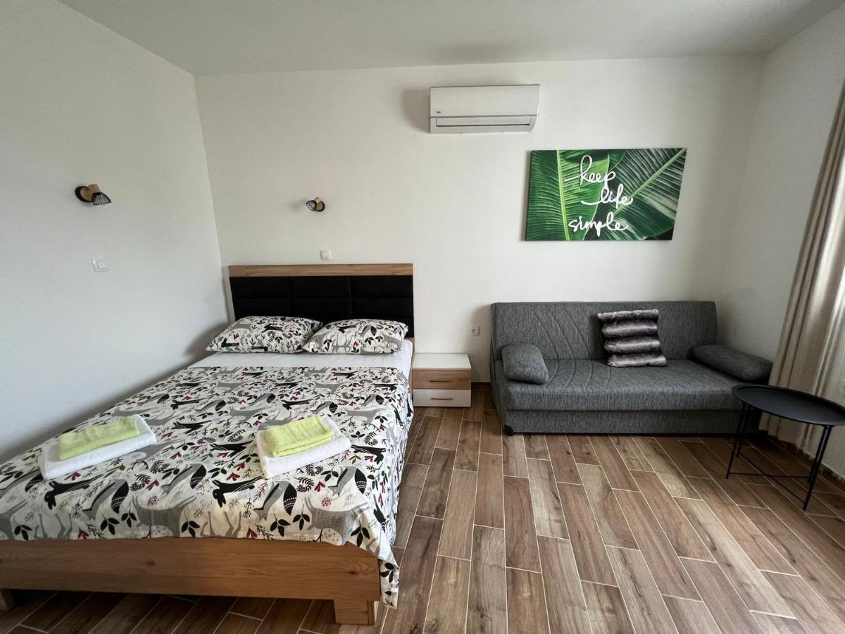 דירות Apartman Solin 2, Parking מראה חיצוני תמונה