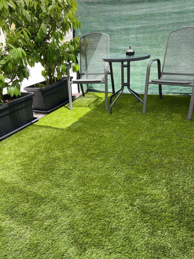 דירות Apartman Solin 2, Parking מראה חיצוני תמונה