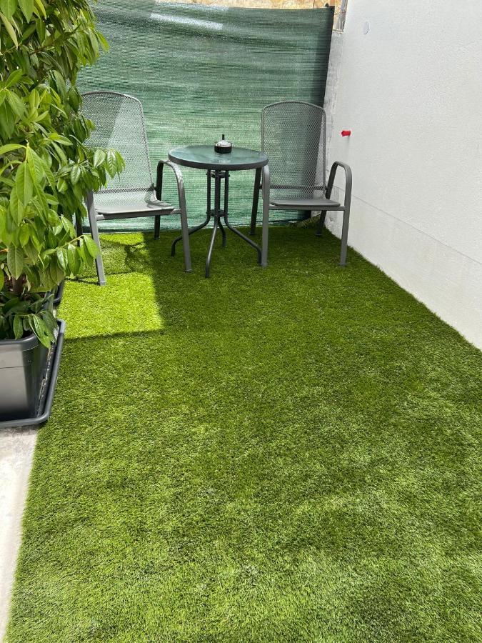 דירות Apartman Solin 2, Parking מראה חיצוני תמונה