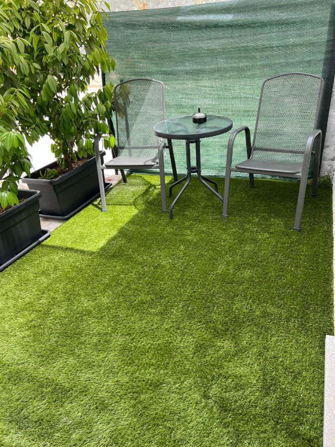 דירות Apartman Solin 2, Parking מראה חיצוני תמונה